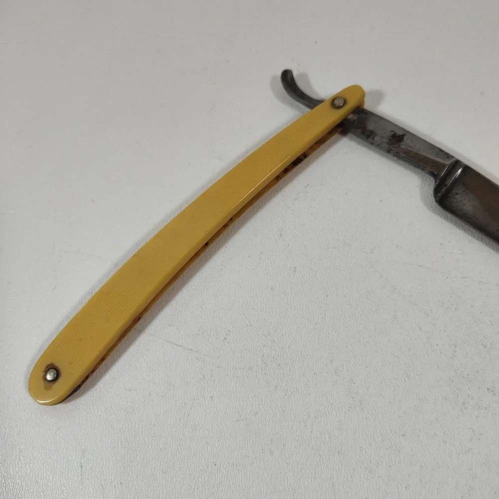 G Wostenholm & Son Celebrated IXL Sheffield Razor with Box